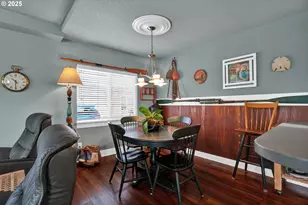 923 SW 50th St, Lincoln City, OR 97367 - Photo 12