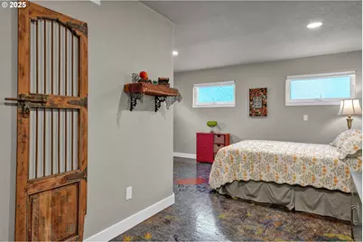 923 SW 50th St, Lincoln City, OR 97367 - Photo 32