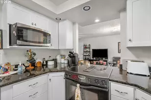810 McVey Ave, Lake Oswego, OR 97034 - Photo 22