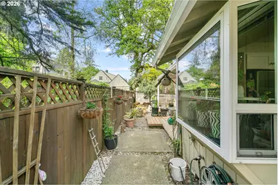 810 McVey Ave, Lake Oswego, OR 97034 - Photo 36