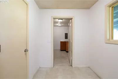 45811 McKenzie Hwy, Vida, OR 97488 - Photo 22