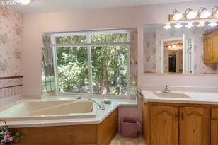 1300 Fair Oaks Rd, Oakland, OR 97462 - Photo 34