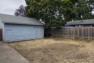 22 SE 136th Ave, Portland, OR 97233 - Photo 16