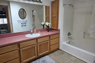22 SE 136th Ave, Portland, OR 97233 - Photo 8
