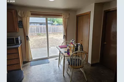 22 SE 136th Ave, Portland, OR 97233 - Photo 10