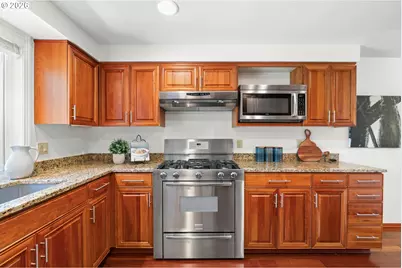 2360 Glenmorrie Dr, Lake Oswego, OR 97034 - Photo 8
