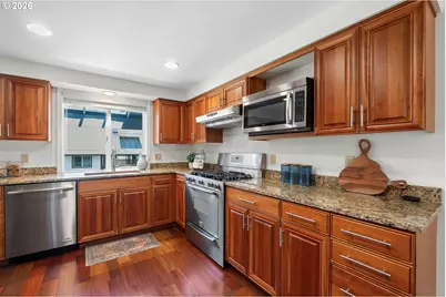 2360 Glenmorrie Dr, Lake Oswego, OR 97034 - Photo 12