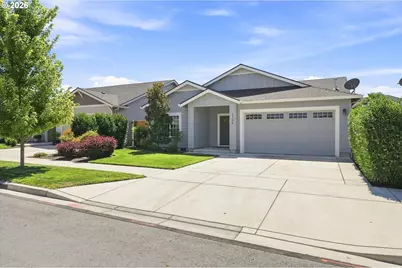 1754 Dragon Tail Pl, Medford, OR 97504 - Photo 2