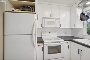 1406 NE 21st Ave, Portland, OR 97232 - Photo 12