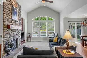 212 N Greenlink Way, Newberg, OR 97132 - Photo 8