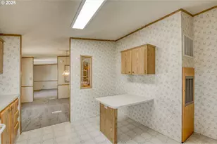 18485 SW Pacific, Tualatin, OR 97062 - Photo 10