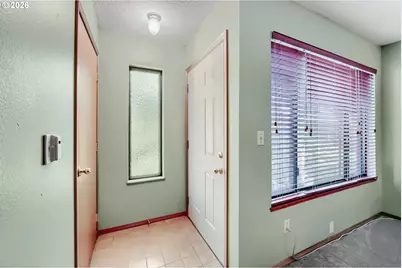 3118 SW Carson St, Portland, OR 97219 - Photo 6