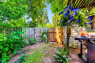 3118 SW Carson St, Portland, OR 97219 - Photo 22