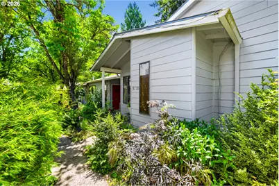 3118 SW Carson St, Portland, OR 97219 - Photo 2