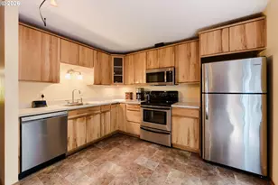 3118 SW Carson St, Portland, OR 97219 - Photo 10