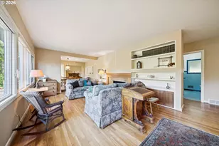 7270 SW Sylvan Ct, Portland, OR 97225 - Photo 8