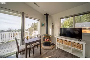 16281 Chapman Ln, Brookings, OR 97415 - Photo 38