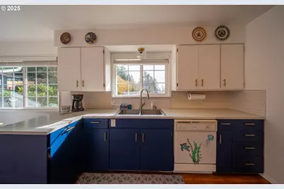 16281 Chapman Ln, Brookings, OR 97415 - Photo 18