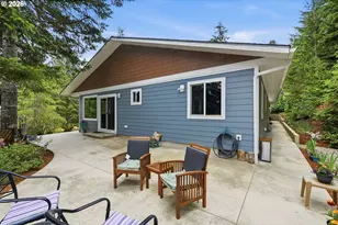 2256 Timberline Dr, Coos Bay, OR 97420 - Photo 40