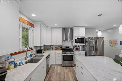2256 Timberline Dr, Coos Bay, OR 97420 - Photo 10