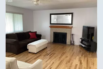 17706 SE Washington St, Portland, OR 97233 - Photo 8