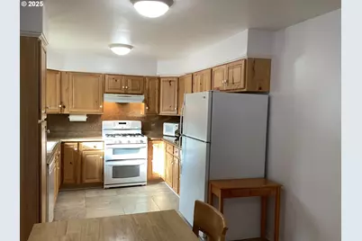 17706 SE Washington St, Portland, OR 97233 - Photo 12