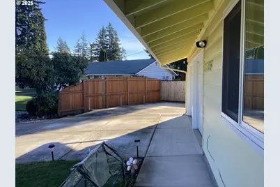 17706 SE Washington St, Portland, OR 97233 - Photo 6