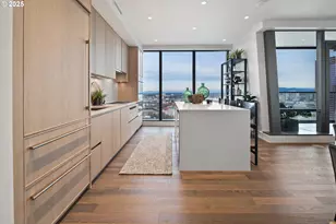 550 SW 10th Ave, Portland, OR 97205 - Photo 10