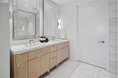 550 SW 10th Ave #2306, Portland, OR 97205 - Photo 20