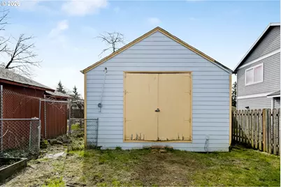 8324 NE Eugene St, Portland, OR 97220 - Photo 46