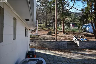 2534 W 10th St, The Dalles, OR 97058 - Photo 36