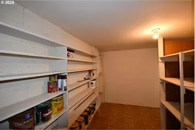 2534 W 10th St, The Dalles, OR 97058 - Photo 34