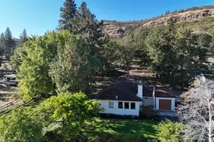 2534 W 10th St, The Dalles, OR 97058 - Photo 4