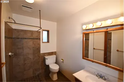 2534 W 10th St, The Dalles, OR 97058 - Photo 24