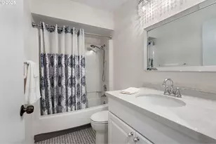 15890 SW Greens Way, Tigard, OR 97224 - Photo 10