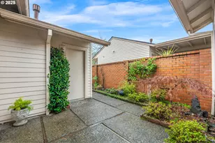 15890 SW Greens Way, Tigard, OR 97224 - Photo 2