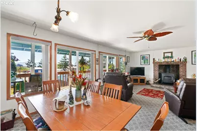 117 Driftwood Ave E, Garibaldi, OR 97118 - Photo 4