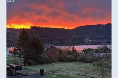 117 Driftwood Ave E, Garibaldi, OR 97118 - Photo 32