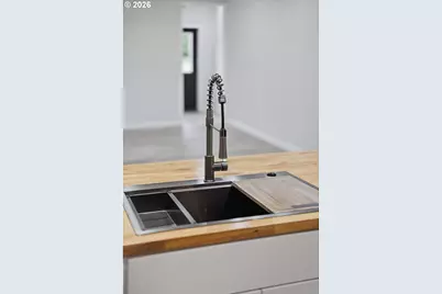 1348 Dakota St, Coos Bay, OR 97420 - Photo 14