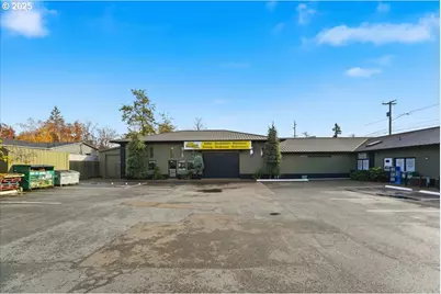 13511 SE Division St, Portland, OR 97236 - Photo 8