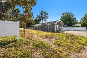 1210 32 St, Seaview, WA 98644 - Photo 6