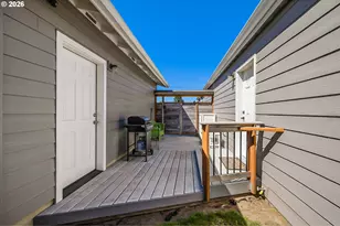 1210 32 St, Seaview, WA 98644 - Photo 10