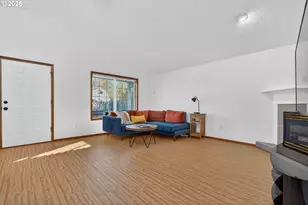 457 NW Forest St, Hillsboro, OR 97124 - Photo 4