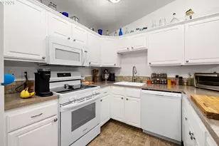 12380 SW Walnut St, Portland, OR 97223 - Photo 6