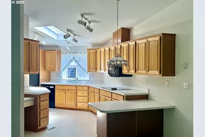 507 Robin Ln, Florence, OR 97439 - Photo 16