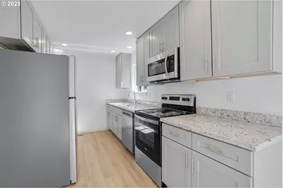 7028 SE 86th Ave, Portland, OR 97266 - Photo 8