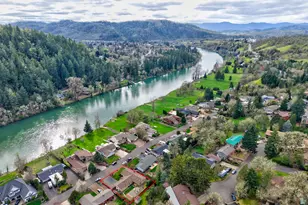 137 N River Dr, Roseburg, OR 97470 - Photo 48