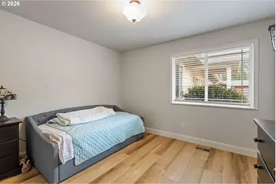 137 N River Dr, Roseburg, OR 97470 - Photo 32