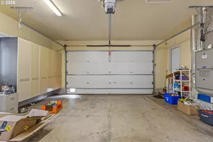 137 N River Dr, Roseburg, OR 97470 - Photo 38