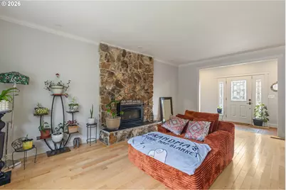 137 N River Dr, Roseburg, OR 97470 - Photo 10